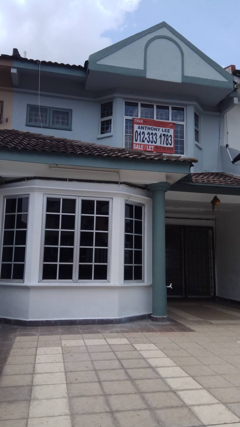 Puchong Jaya double storey house renovate 20x75 - photo 2