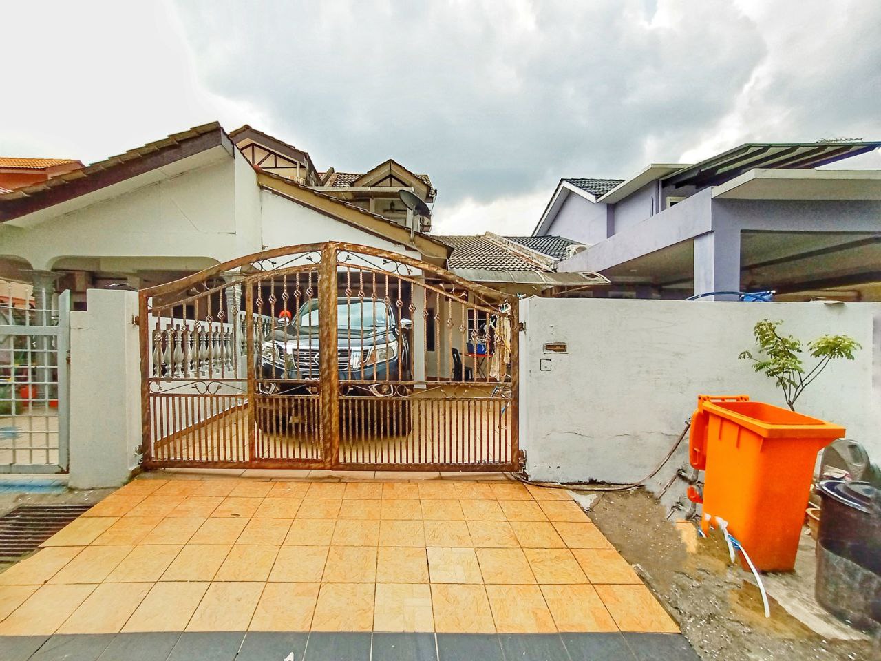 One and half Storey Terrace House, Tmn Alam Megah