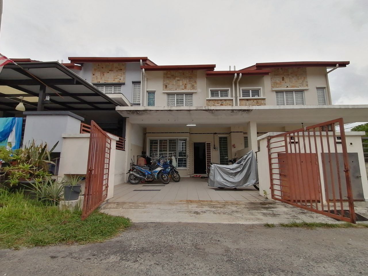 Double Storey Taman Universiti, Bangi - photo 1
