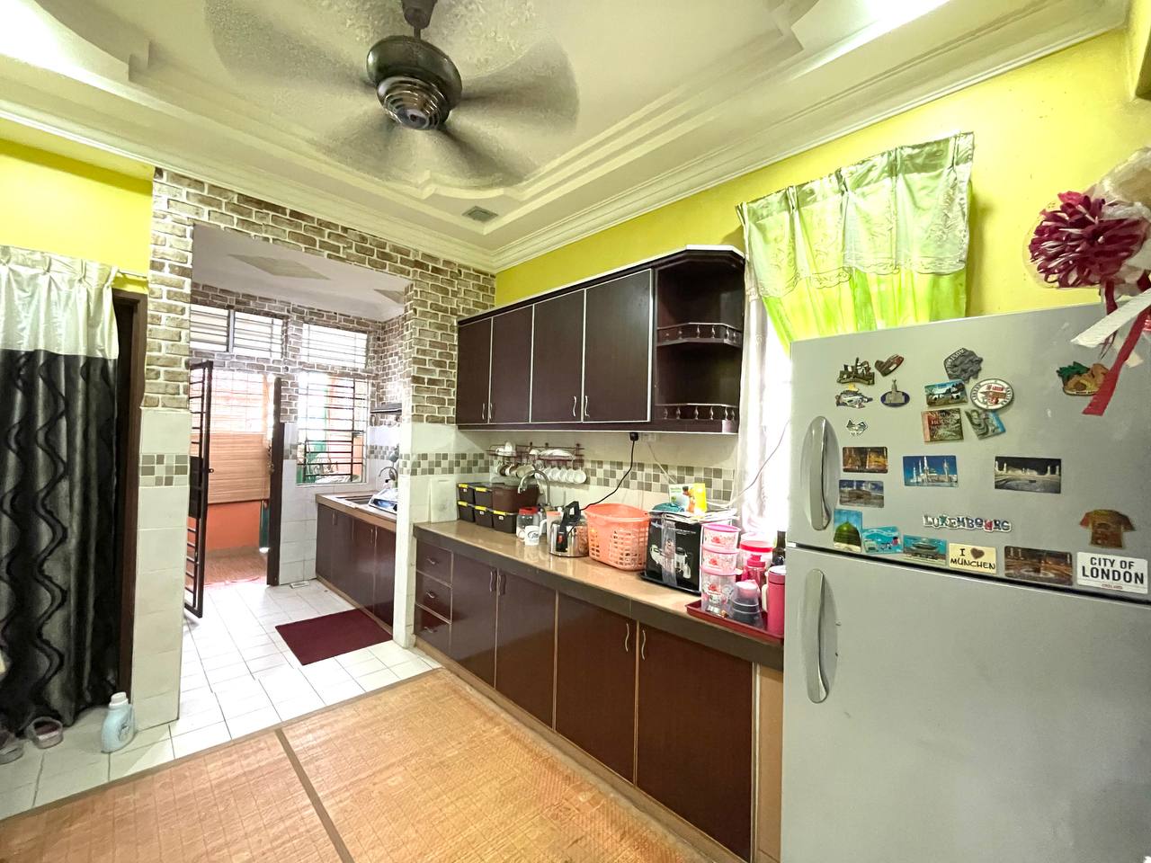 End Lot Taman Laman Indah Bandar Seri Putra Bangi - photo 3