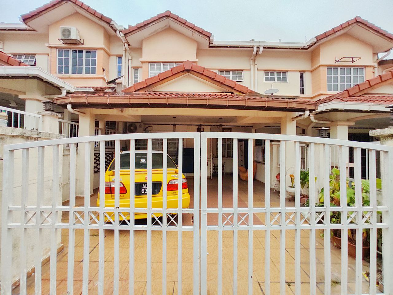 Double Storey Taman Dato Demang Seri Kembangan - photo 1