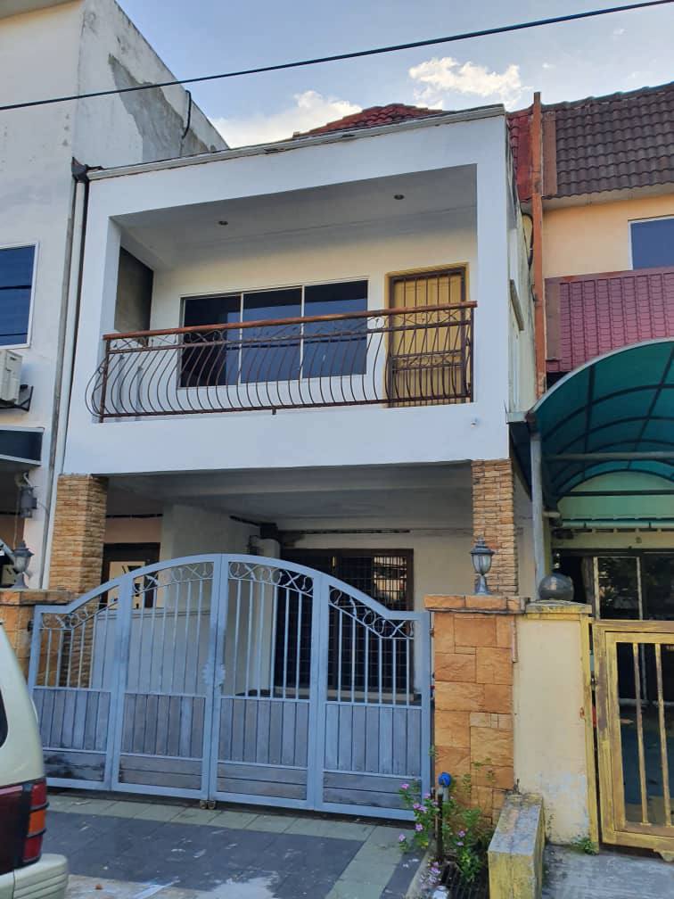 2 and half strorey taman melur ampang