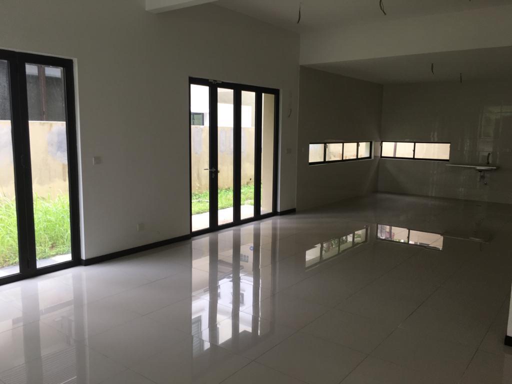 3 Storey Semi Detached Taman Tropika 2 Kajang - photo 3