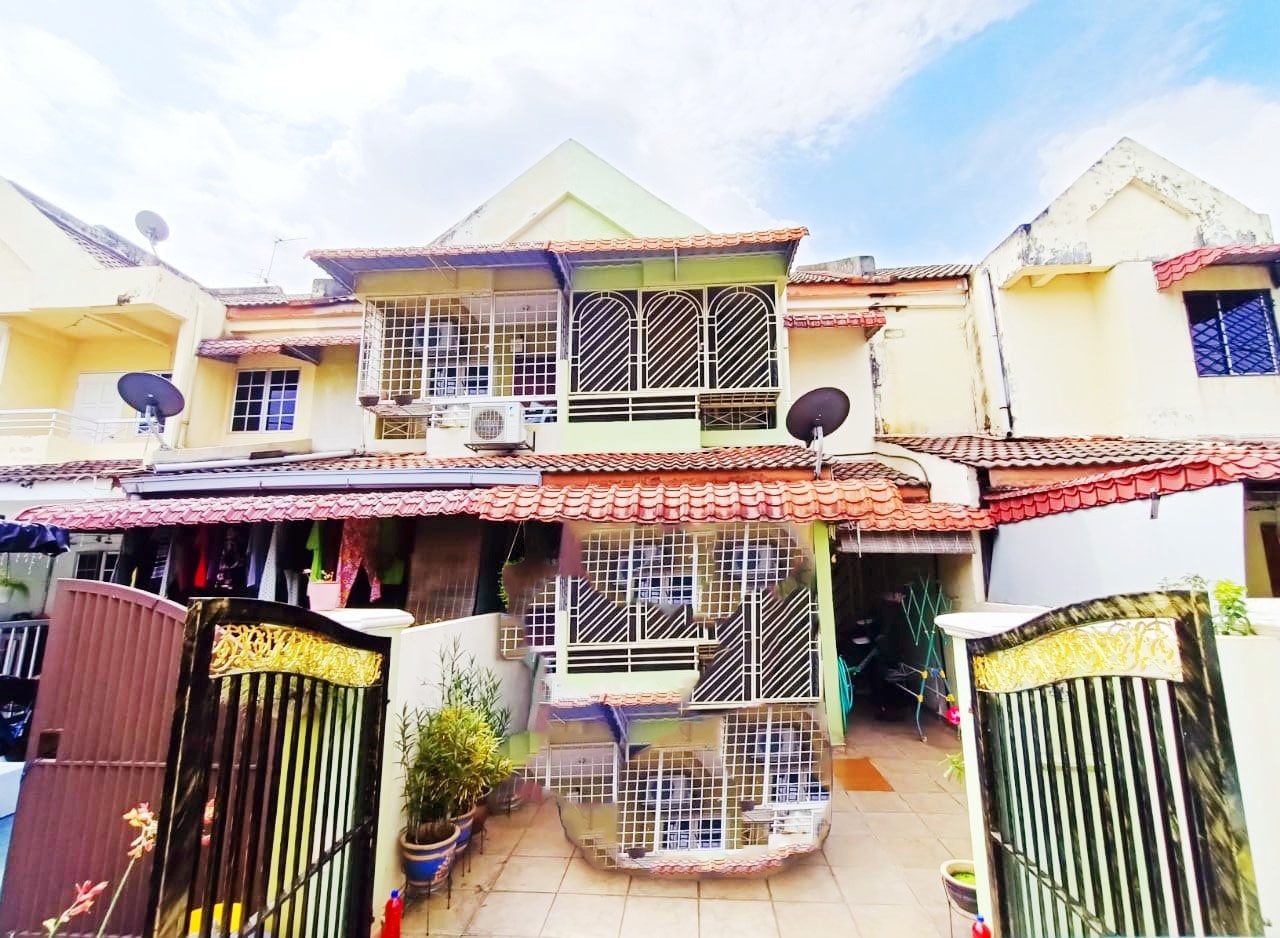 Double Storey Terrace Taman Puchong Intan