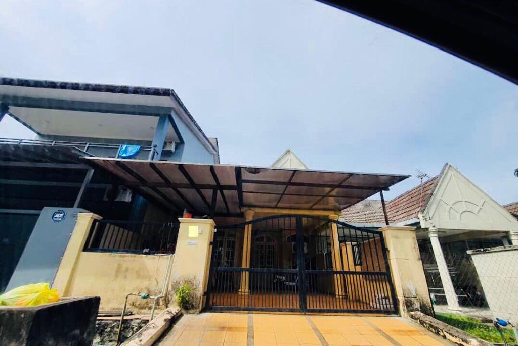 Single Storey Terrace BTHO Bandar Tun Hussein Onn - photo 1