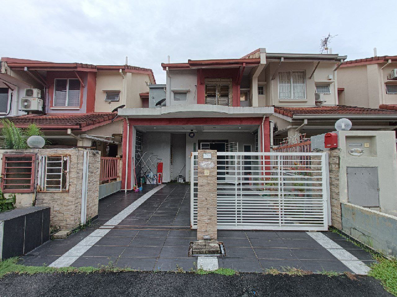 Double Storey Terrace Taman Pinggiran USJ 1 - photo 1