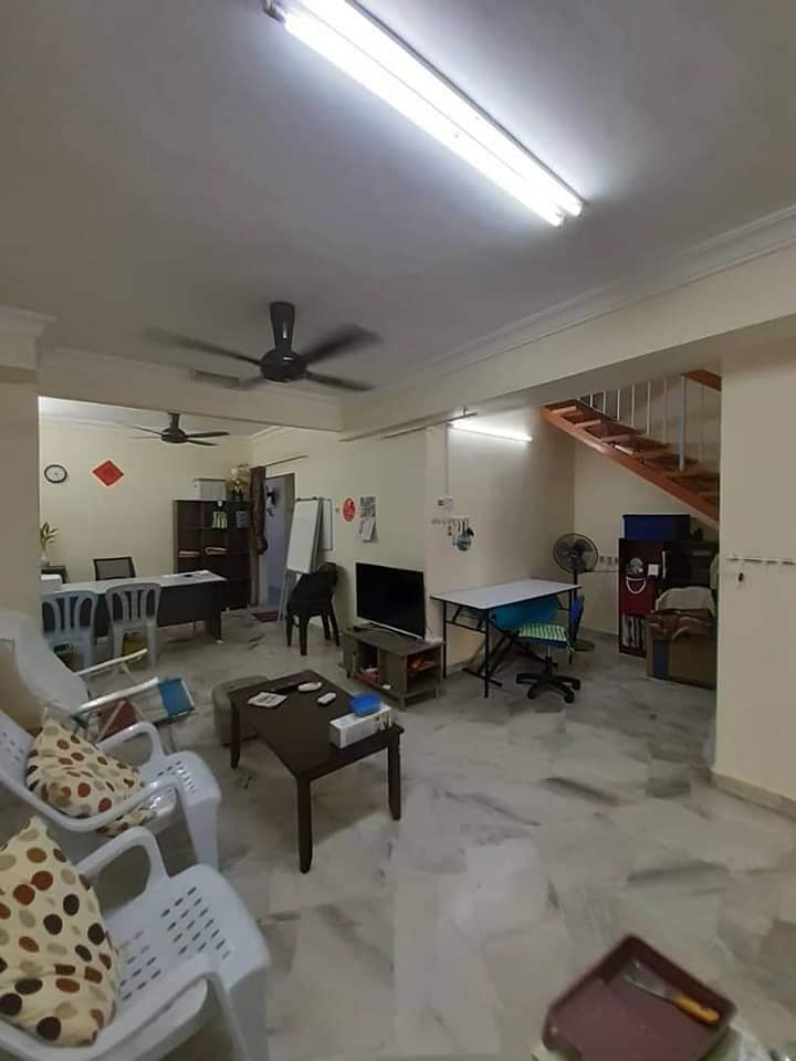 Double Storey  Jalan Mawar, Taman Puchong Perdana - photo 2