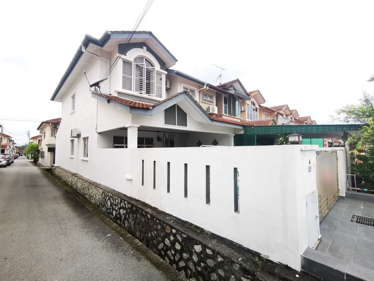 End Lot Double Storey Taman Pelangi, Semenyih