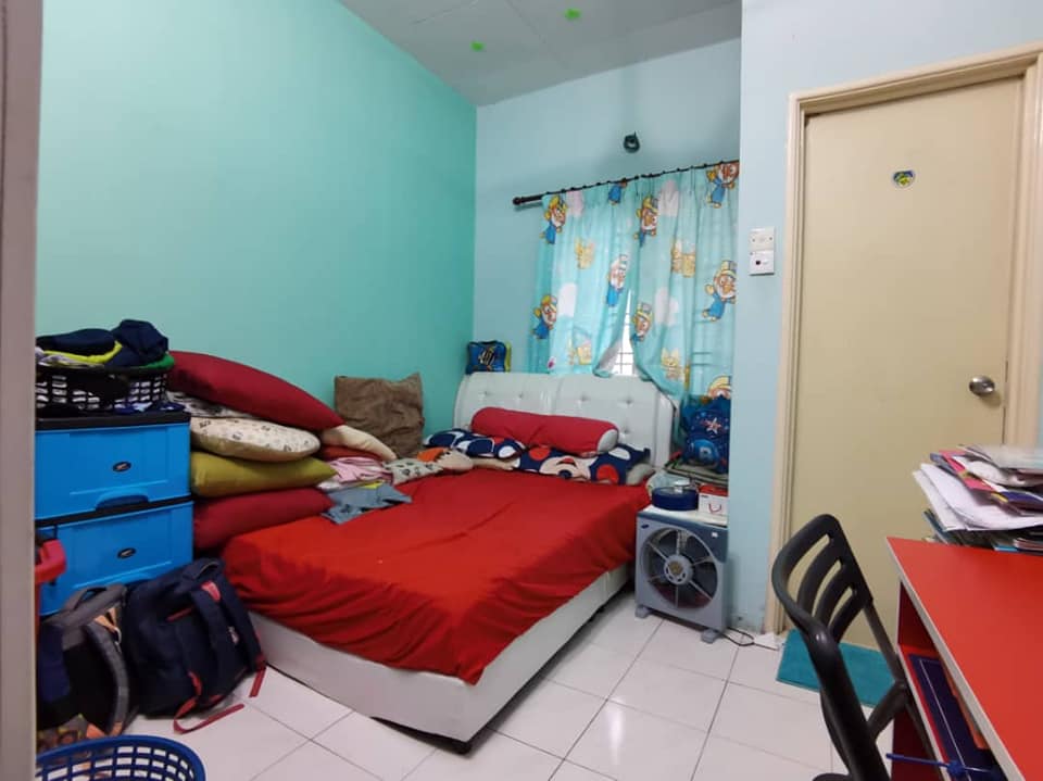 Double Storey Taman Putra Budiman Seri Kembangan - photo 9
