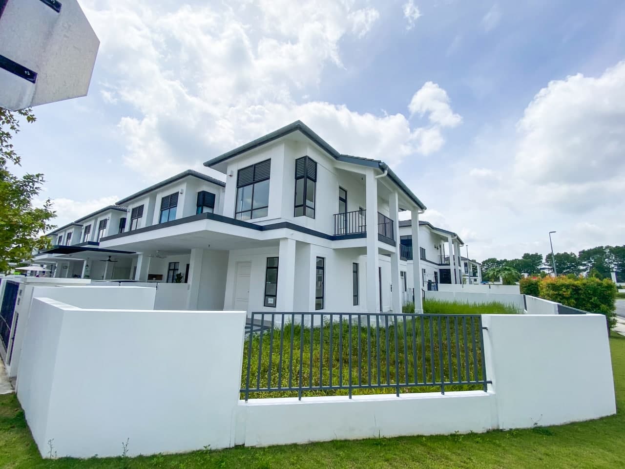 Graham Garden Eco Grandeur 2 Storey Terrace Corner