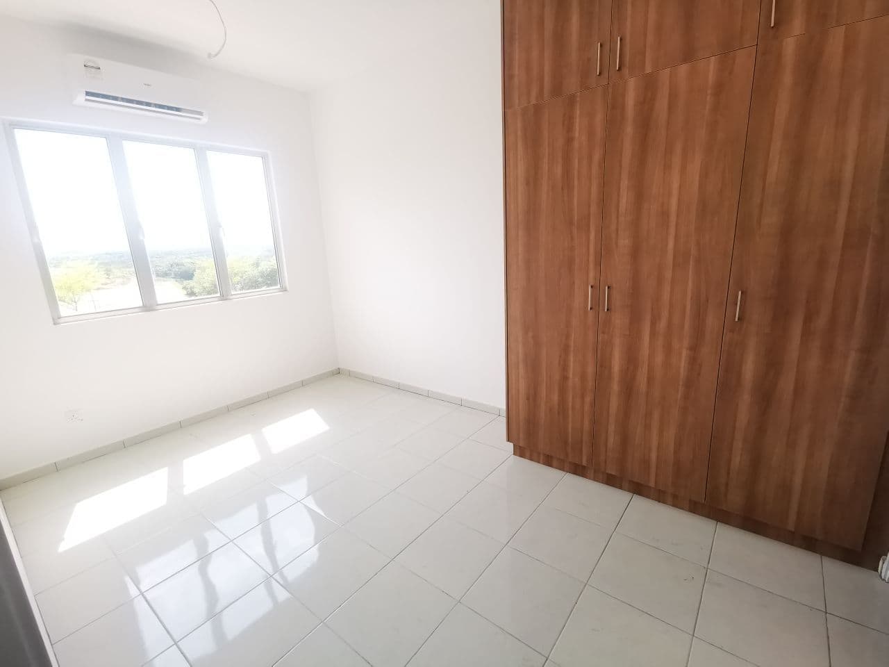 Corner Unit Residensi Adelia, Bangi Avenue - photo 3