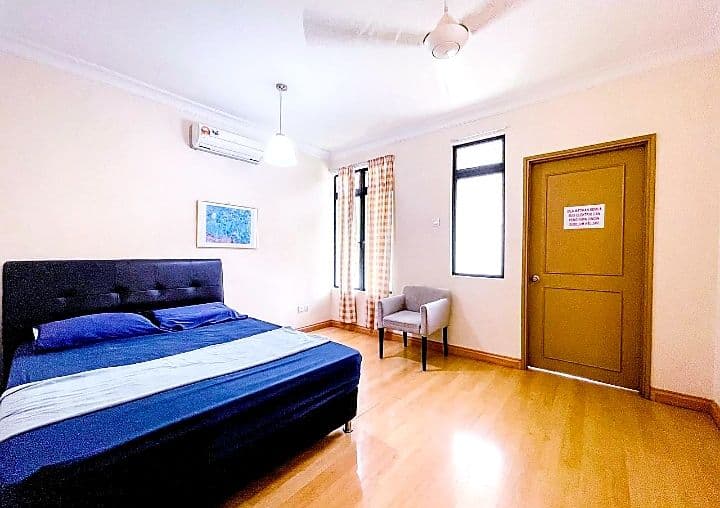 2 and Half Storey End Lot Terrace House Precint 18 - photo 4