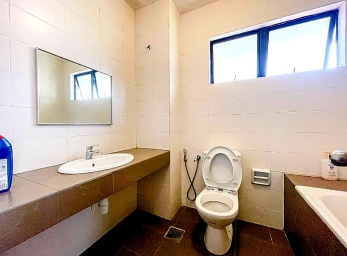 2 and Half Storey End Lot Terrace House Precint 18 - photo 7