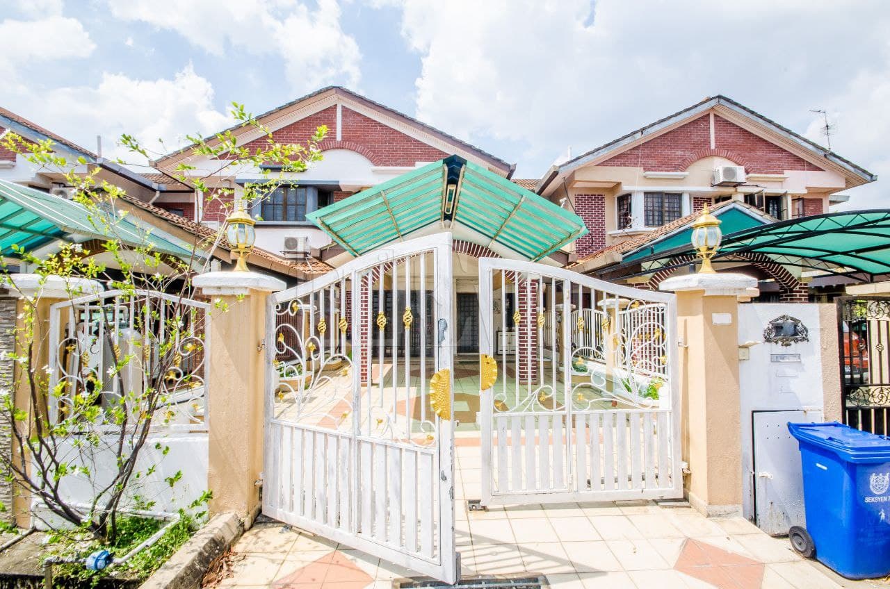 2 Storey Jln Platinum Seksyen 7 - photo 1