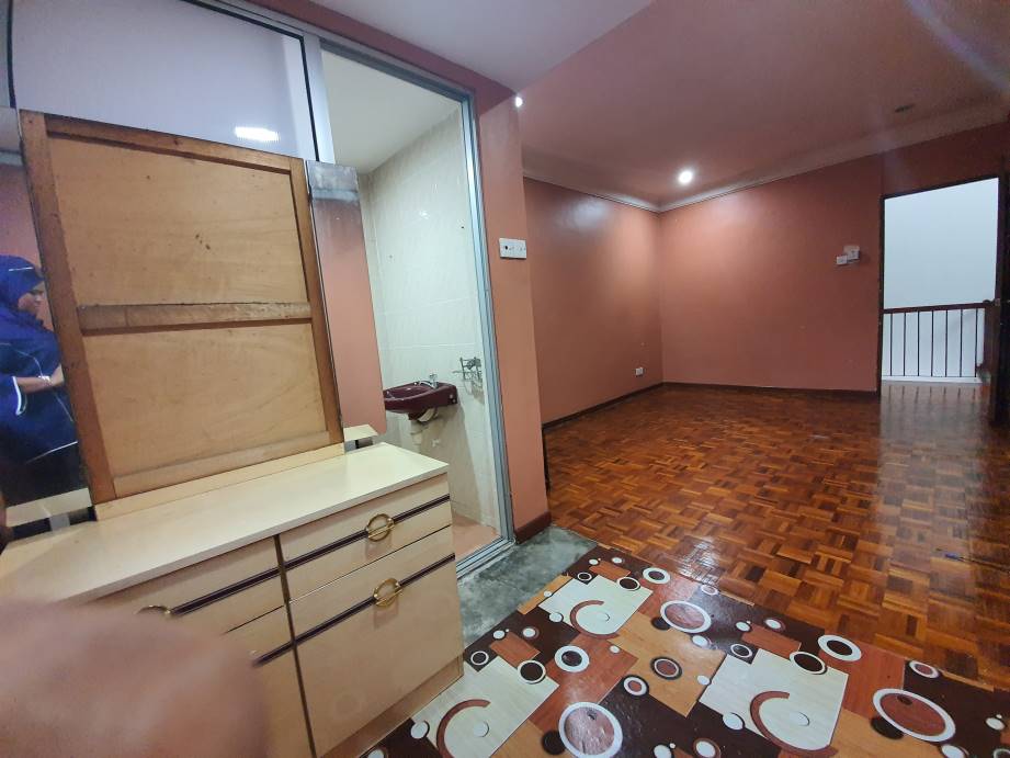 Corner Lot 2 Storey Teres Seksyen 11 Shah Alam - photo 9