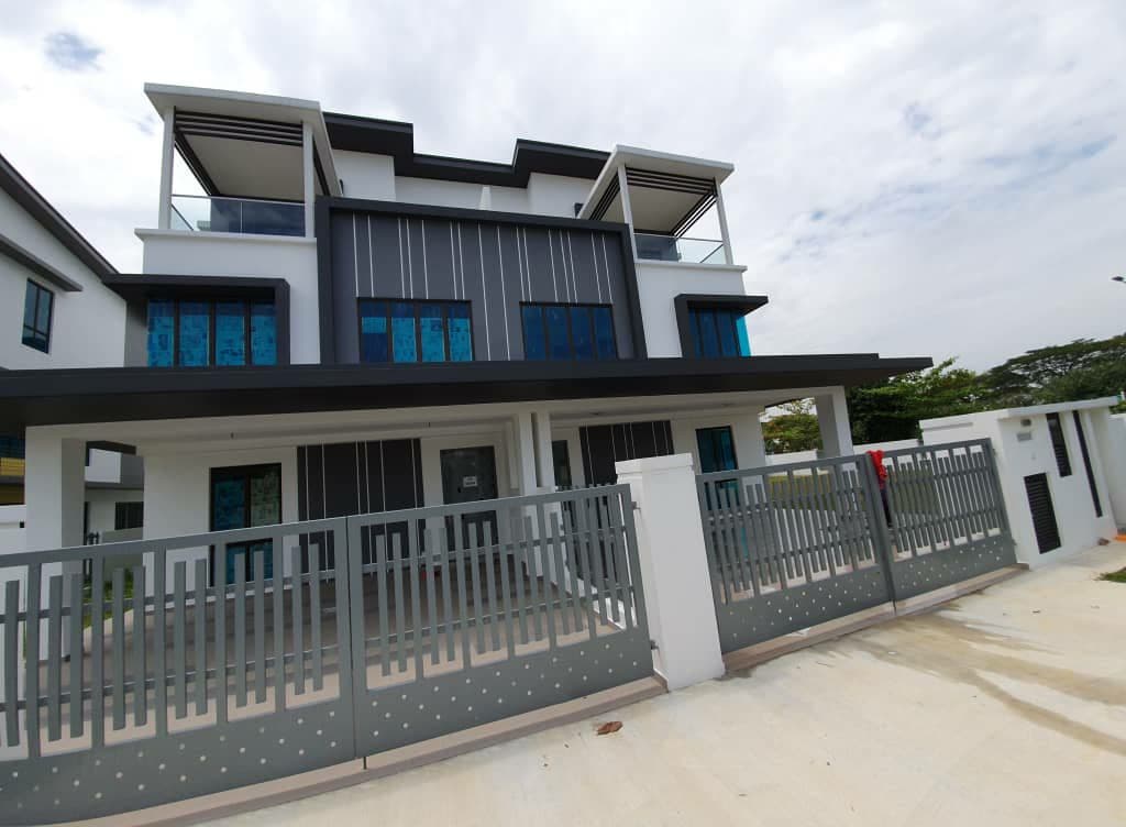 Corner Lot 3 Storey Semi-D Setia Alam - photo 1