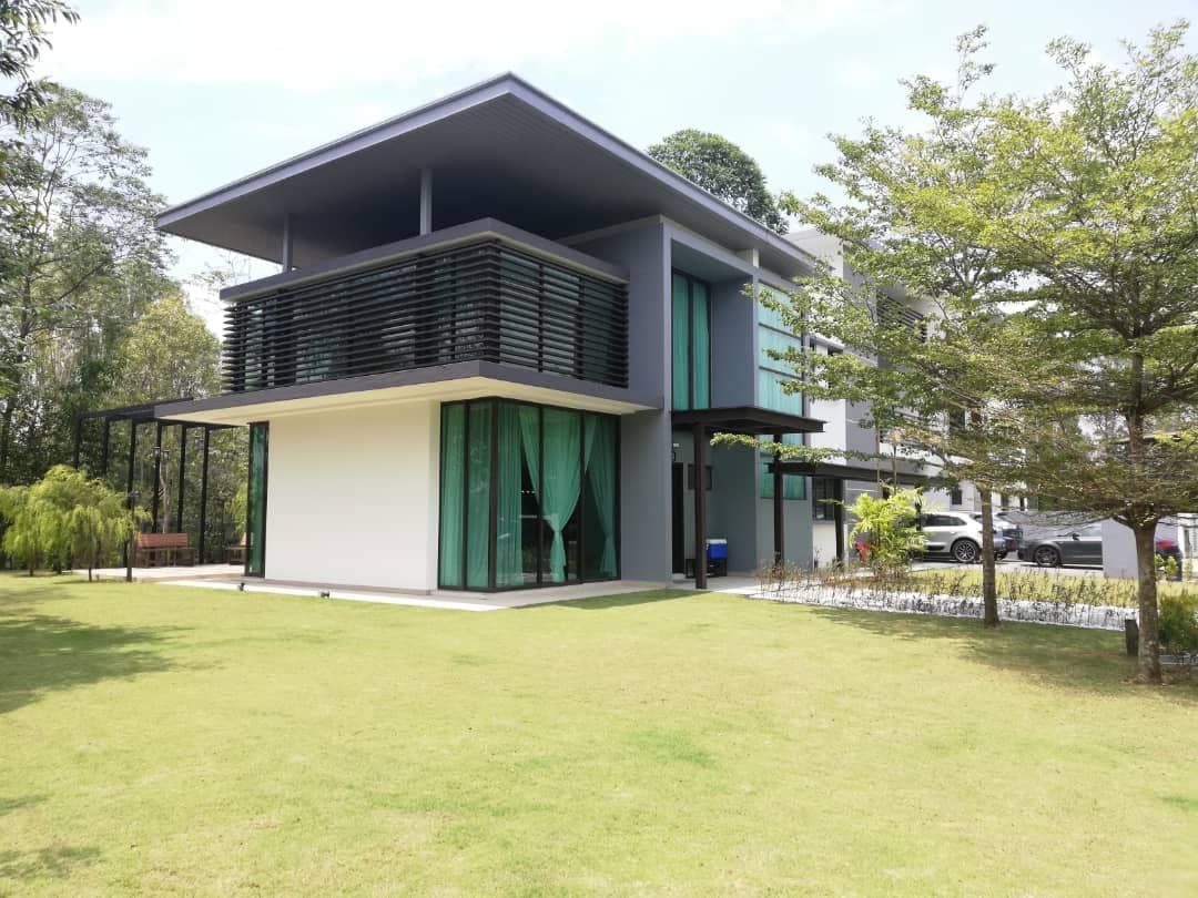 Corner Lot 2 Storey Semi D, Ficus Peak, Denai Alam - photo 1