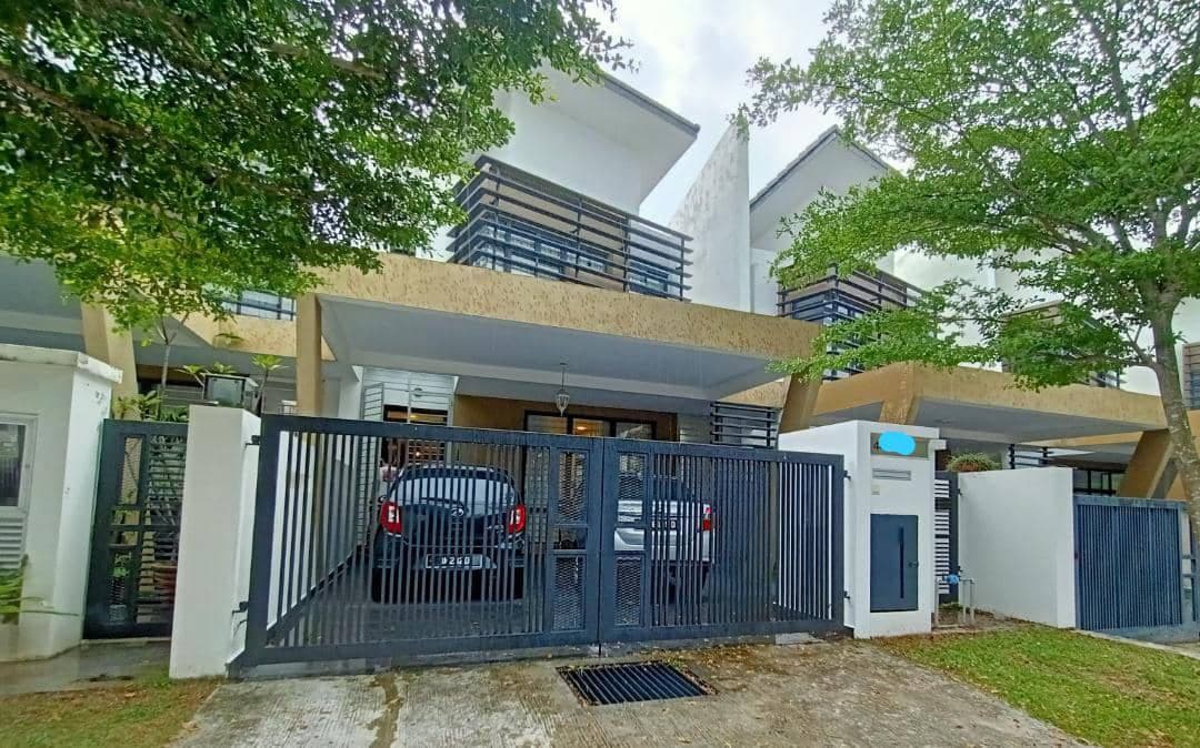 Double Storey Terrace Laman Glenmarie 2, Shah Alam