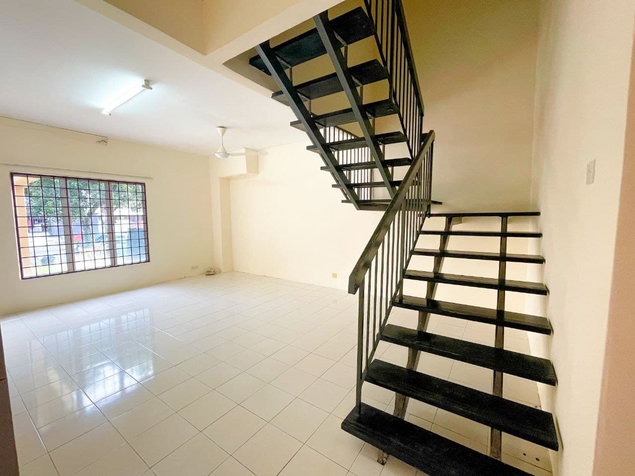 2 Storey Terrace, Jalan LEP 4, Taman Lestari Putra - photo 11