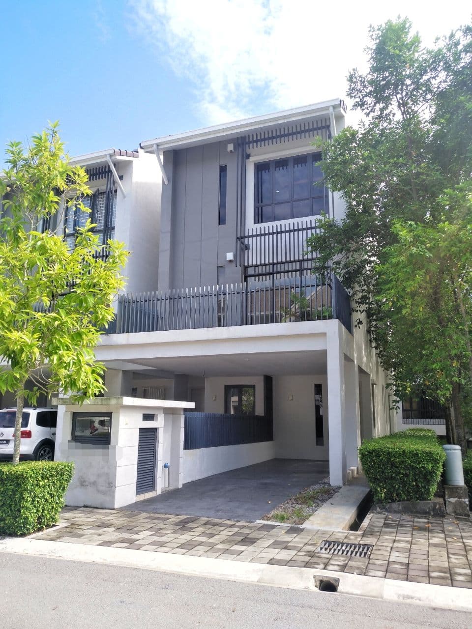 End Lot Crescent Park Town House Bangi