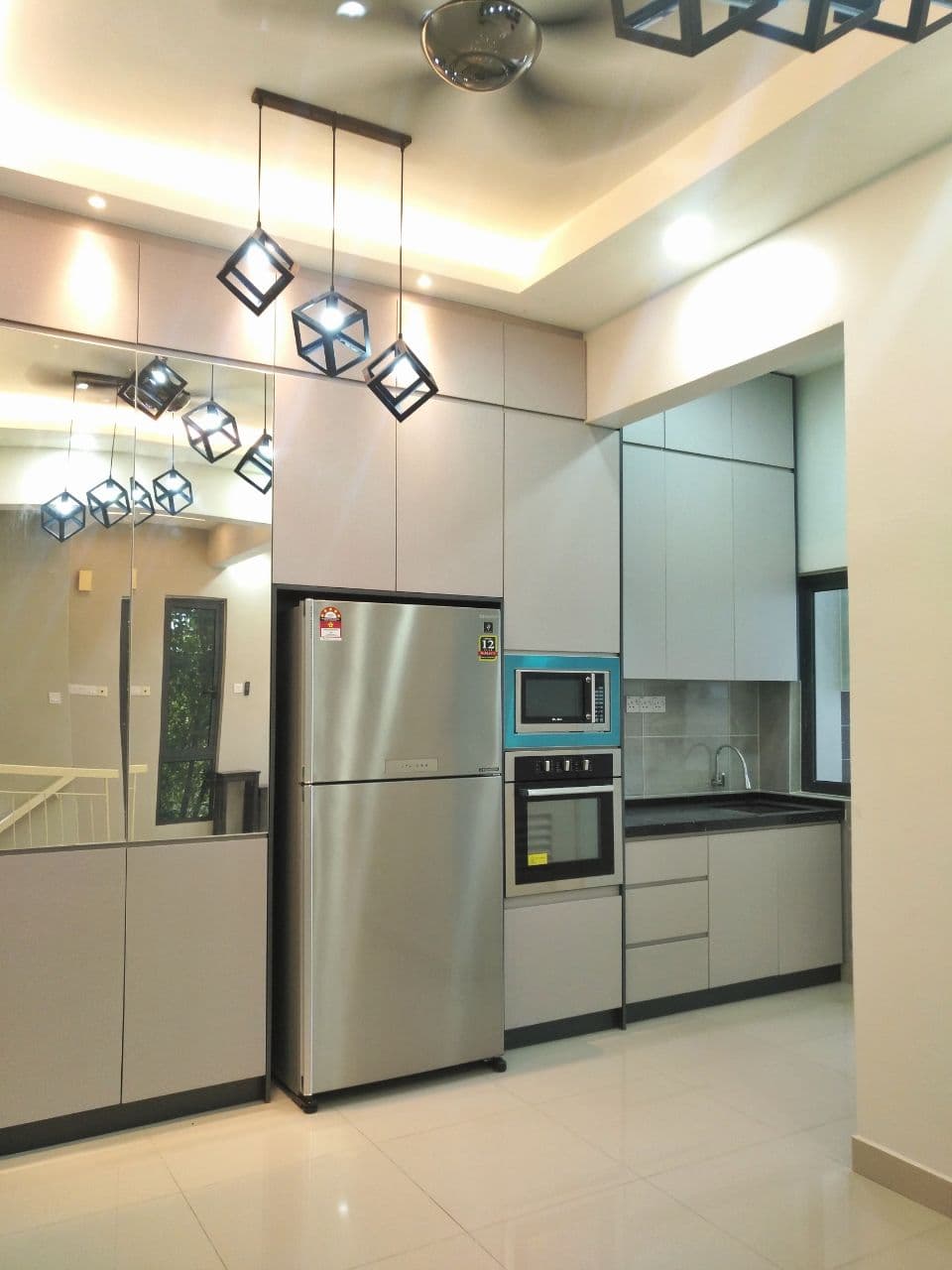 End Lot Crescent Park Town House Bangi - photo 4