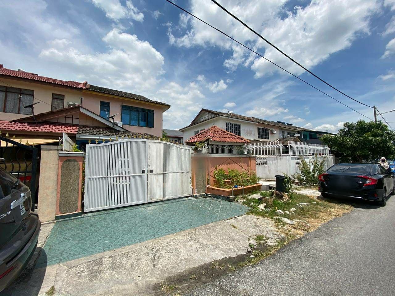 2 Storey House in Taman Puchong Indah, Puchong