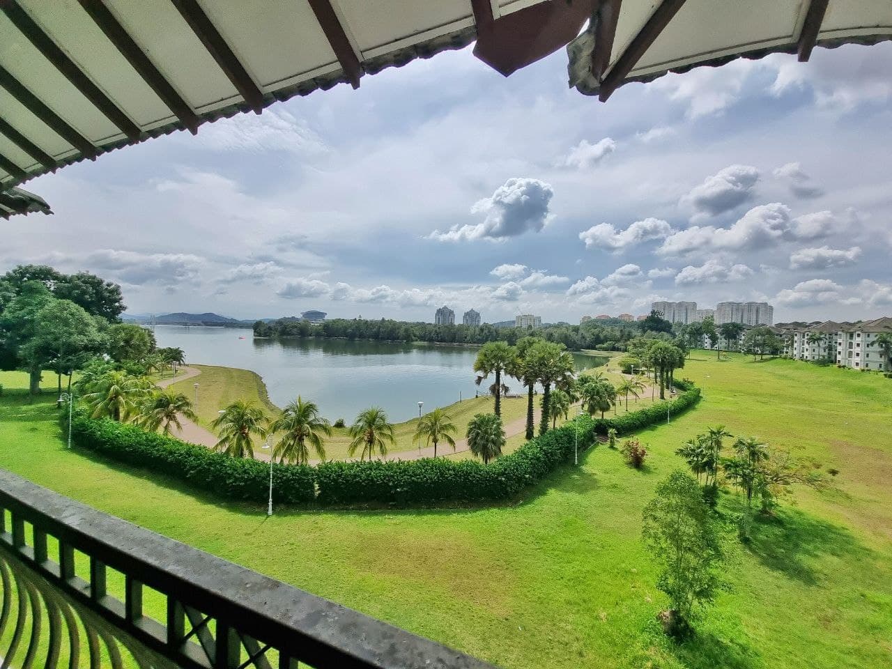 Lake View Apartment at Cyber Height Villa - photo 7