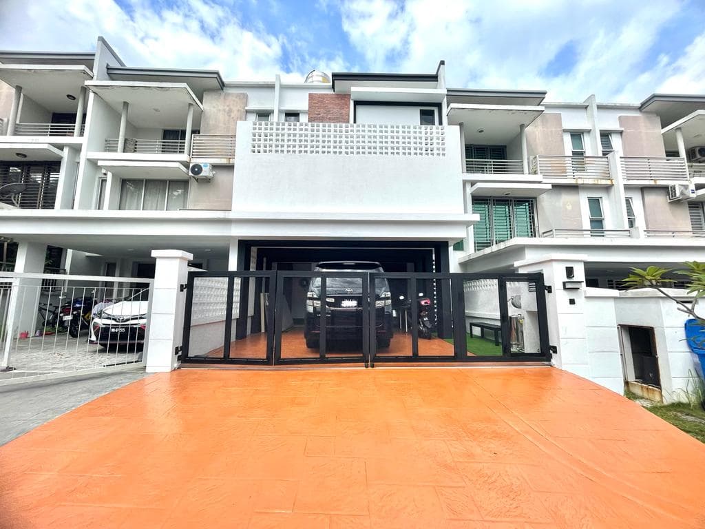 2 Storey Link House rooftop pool Alam Suria
