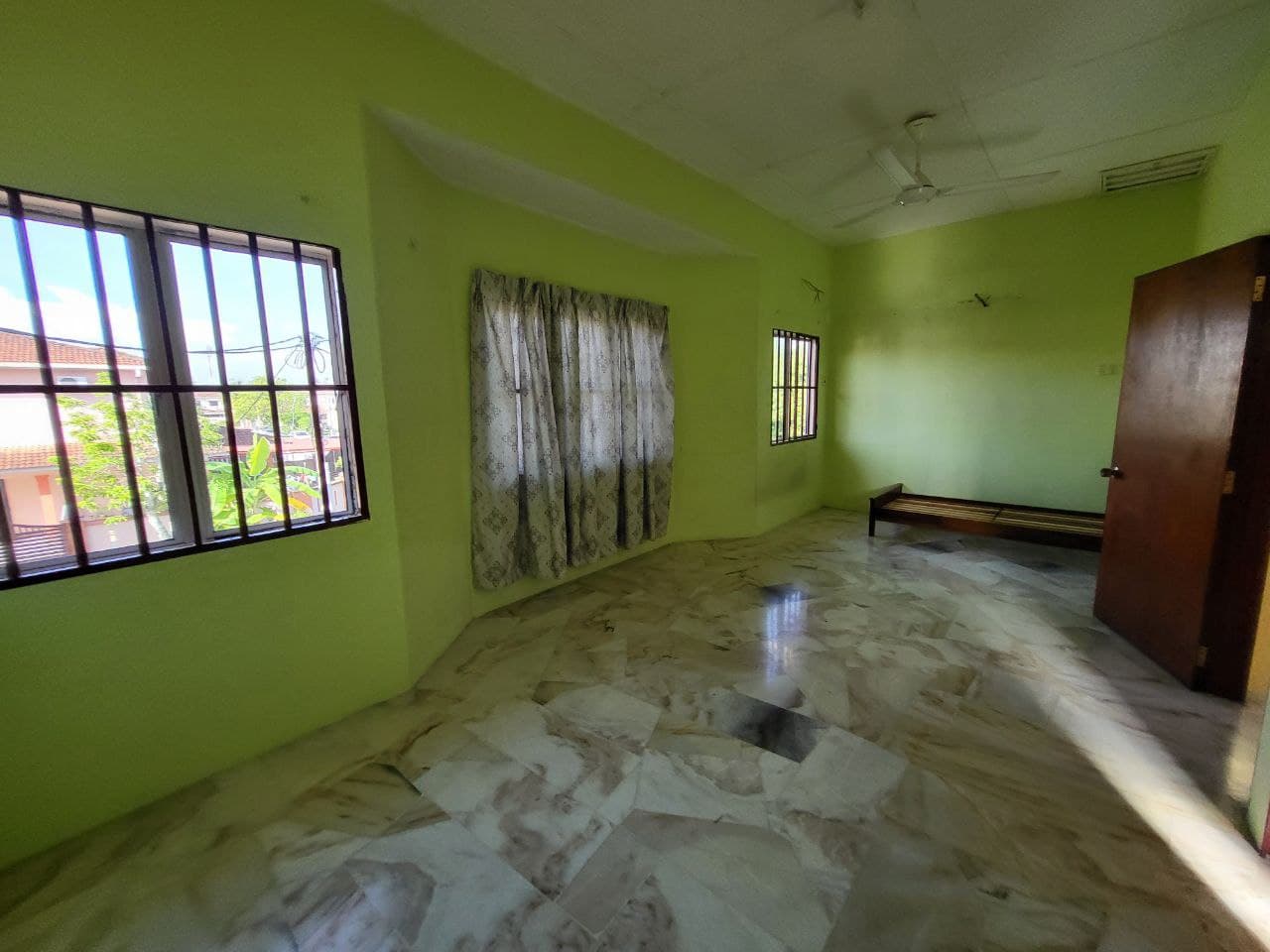 Teres 2 tingkat Taman Telok Panglima Garang - photo 5