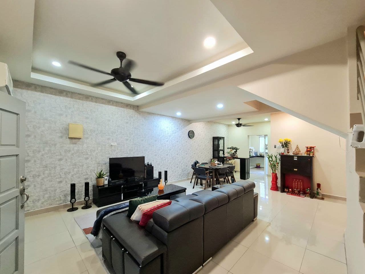 3 Storey Terrace Intermediate Taman Seri Putra 3 - photo 2