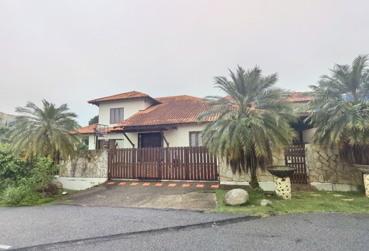 1 Half Storey Bungalow At Tropicana Golf Resort PJ
