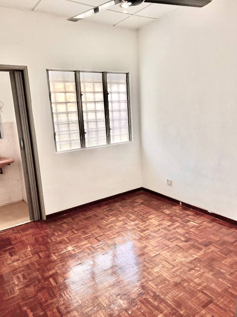 Endlot Double Storey Terrace House at Kajang - photo 10