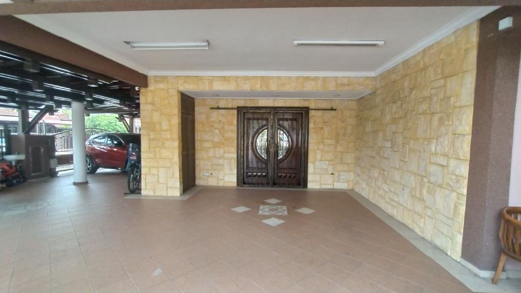Extended Corner Lot Double Storey Terrace Seksyen 8 Bandar Baru Bangi.  - photo 2