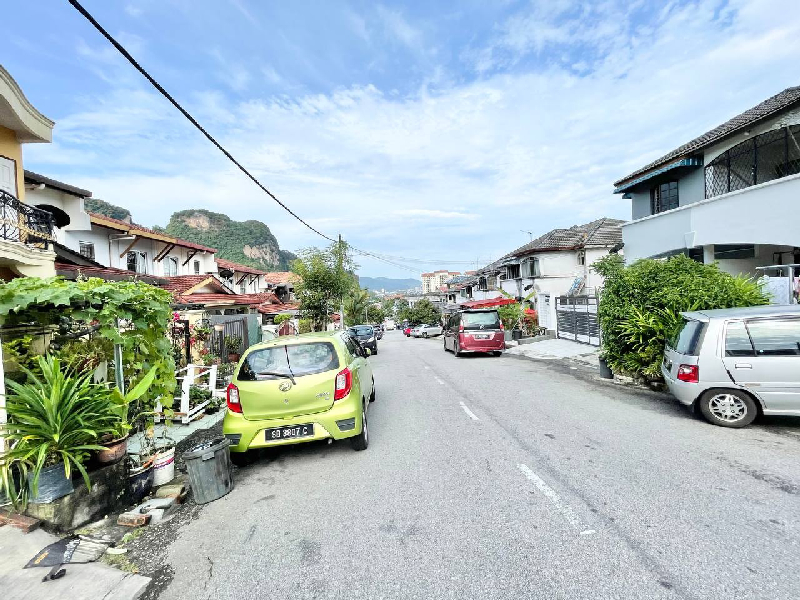 FULLY RENOVATED 2 Sty Terrace Fasa 10, Taman Sri Gombak - photo 2