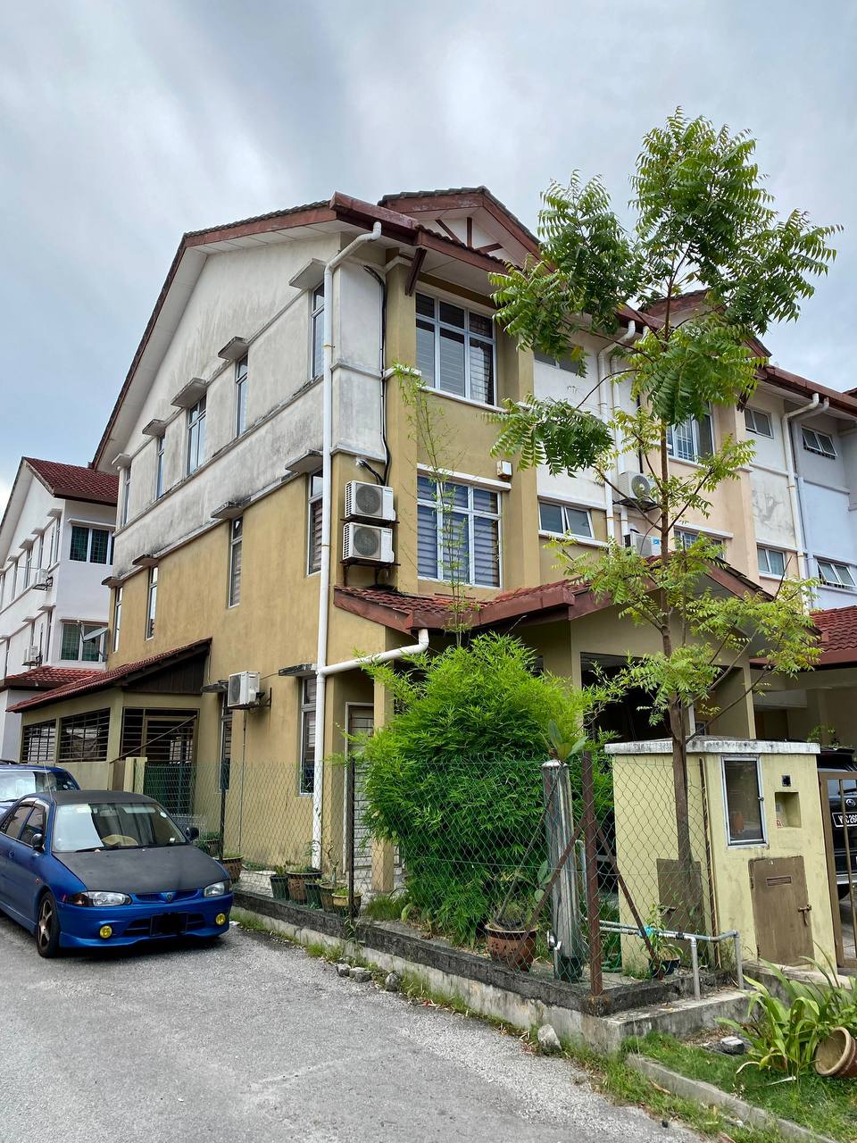 3 Storey End Lot Terrace Subang Pelangi U5 Shah - photo 3