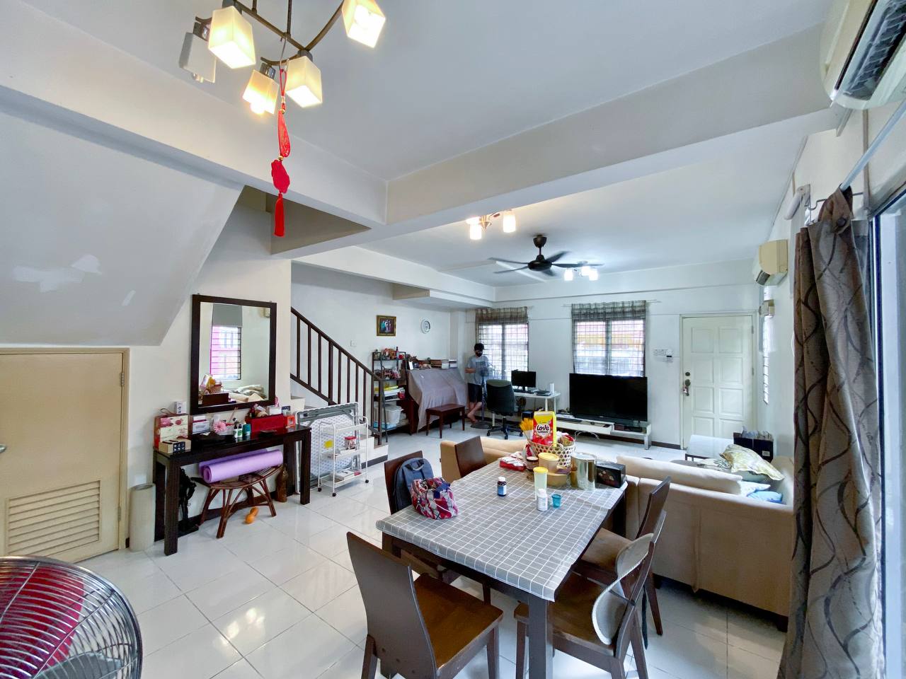 3 Storey End Lot Terrace Subang Pelangi U5 Shah - photo 4