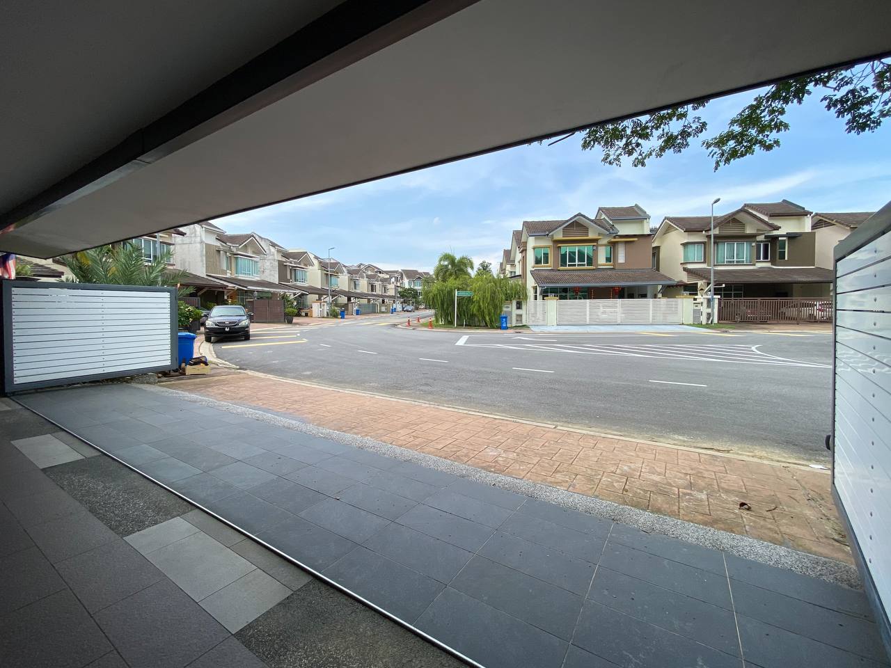 Triple Storey Garden Zero Lot Bungalow Kemuning - photo 11