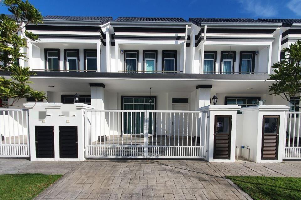 2 Storey Terrace Eco Majestic 8 Merrydale Semenyih