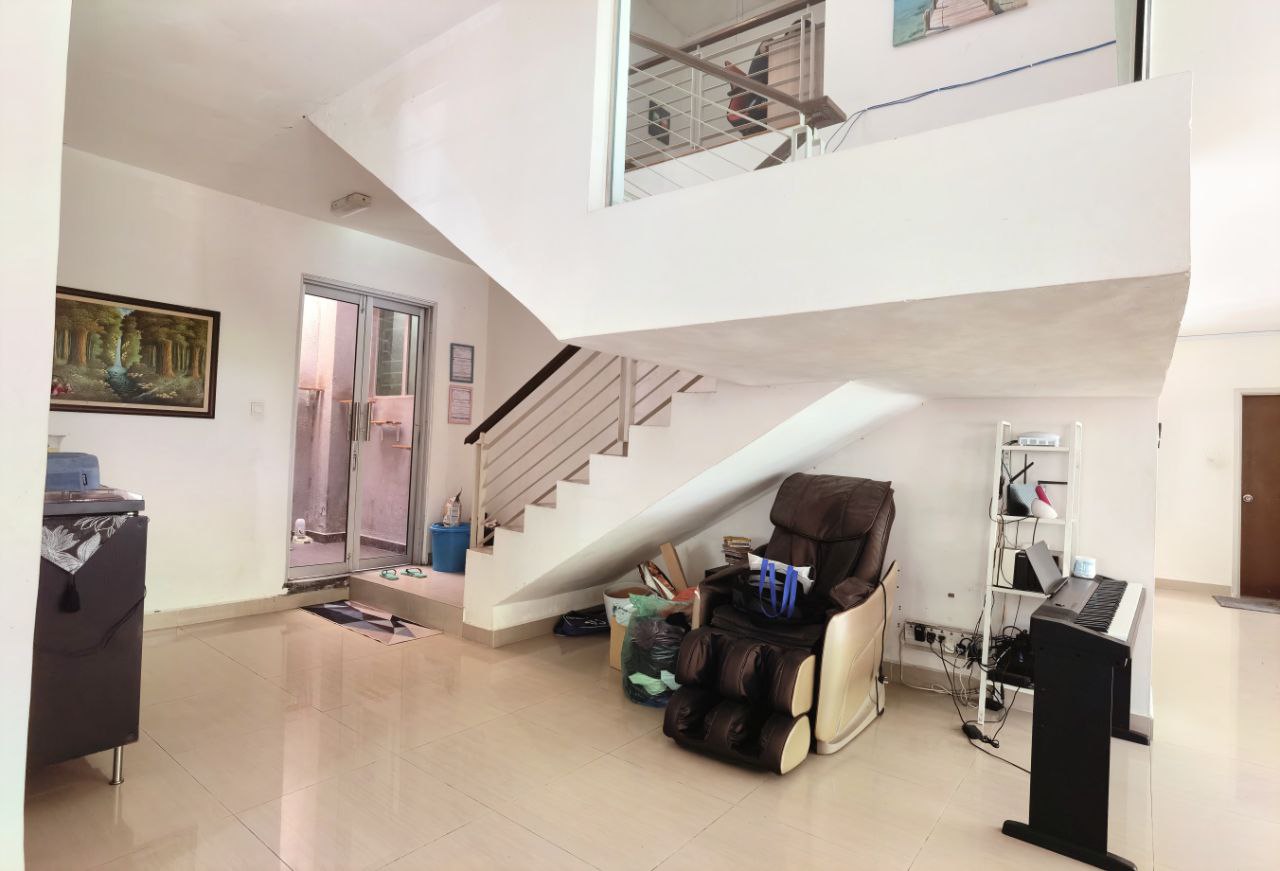 Corner Lot Duplex Townhouse Ariza Garden Villa - photo 8