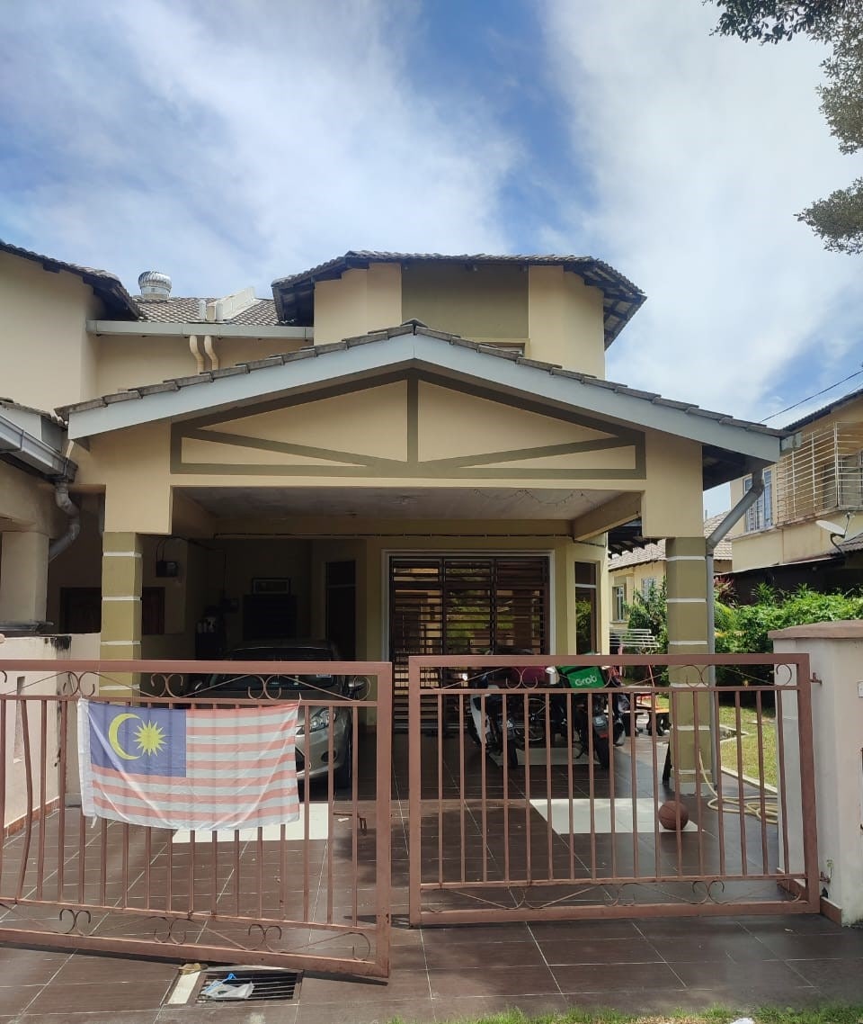 2 Storey Semi-D Freehold Taman Dahlia Sepang