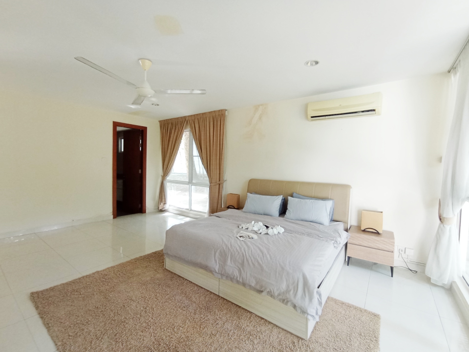 Exclusive Bungalow- Beverly Row, IOI Resort City, - photo 2