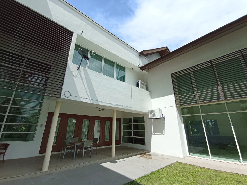 Exclusive Bungalow- Beverly Row, IOI Resort City, - photo 5