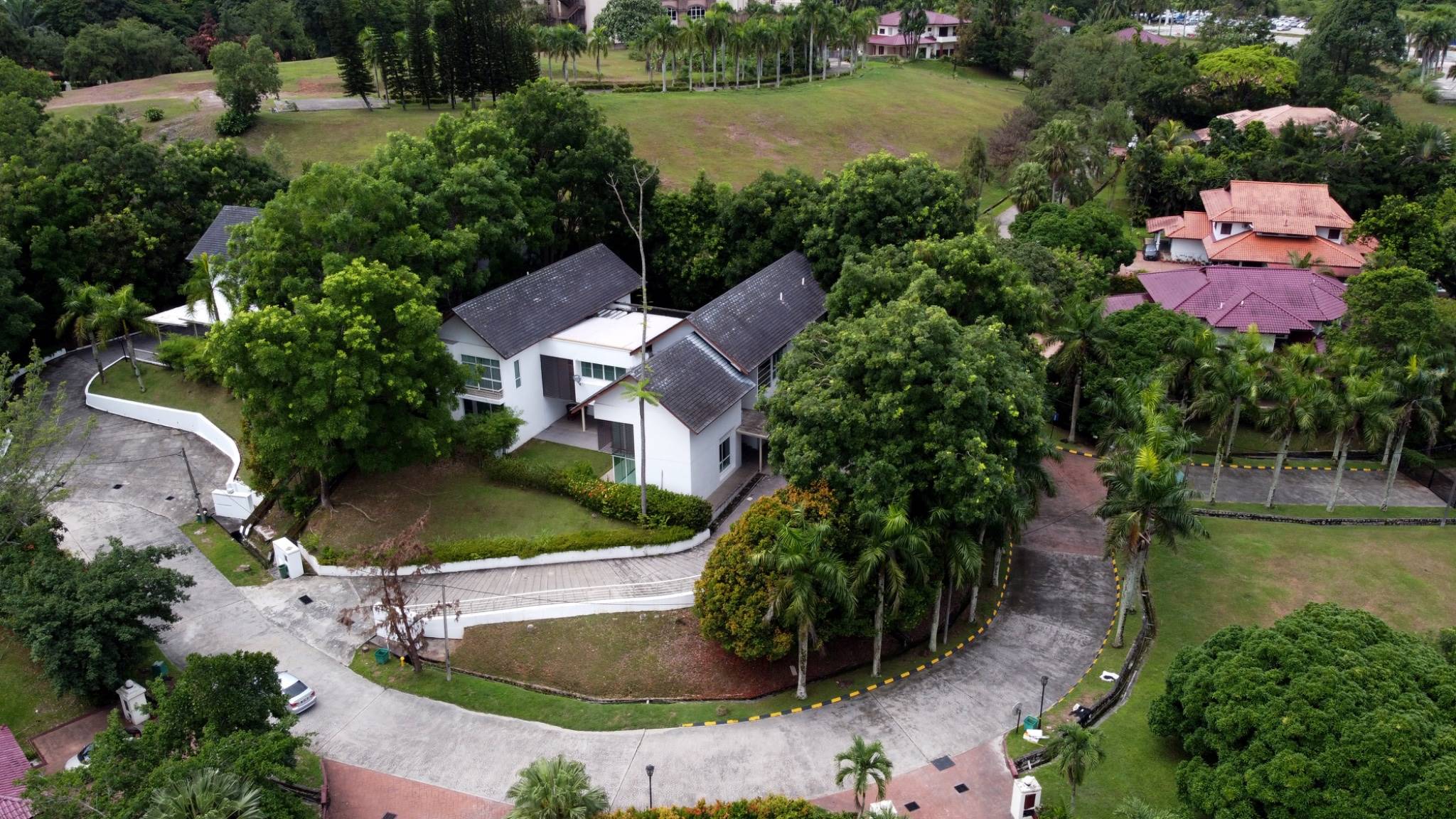 Exclusive Bungalow- Beverly Row, IOI Resort City, - photo 6