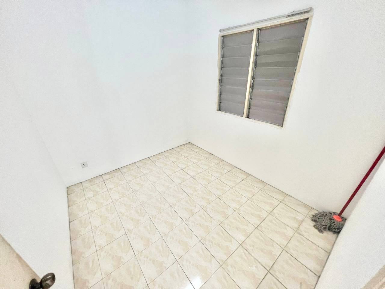 Apartment Desaminium Rimba, Seri Kembangan - photo 12