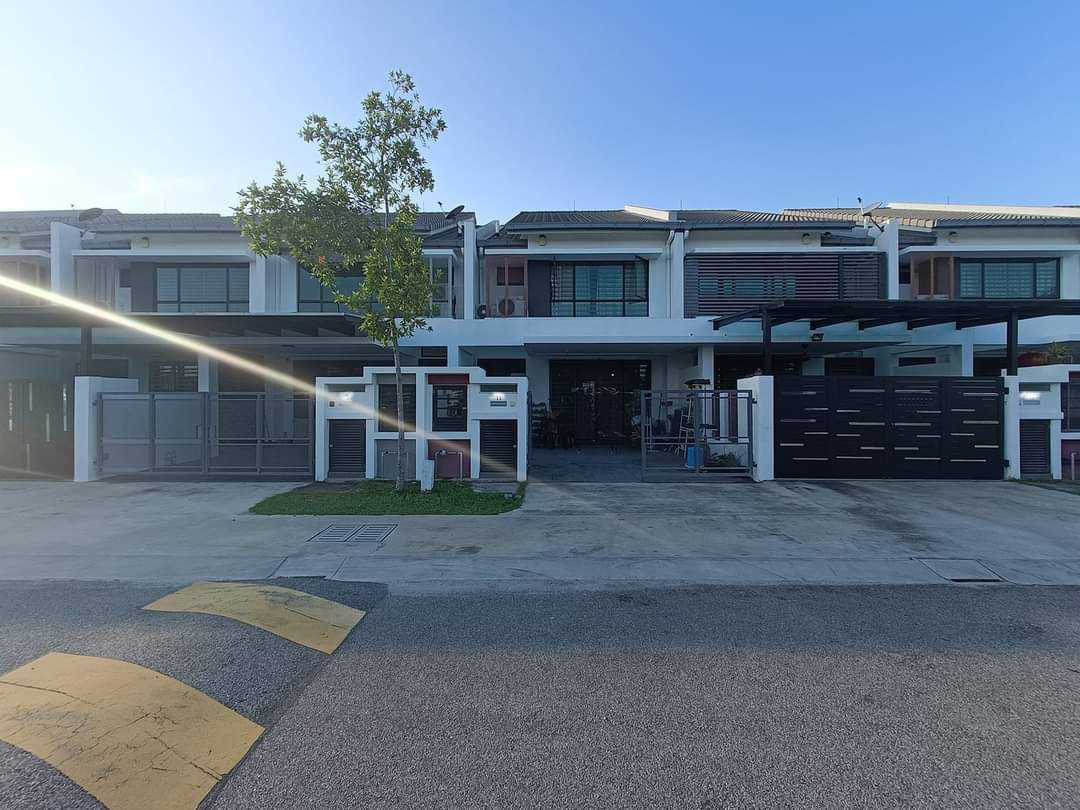 Double Storey Terrace, Persada Bukit Raja - photo 1
