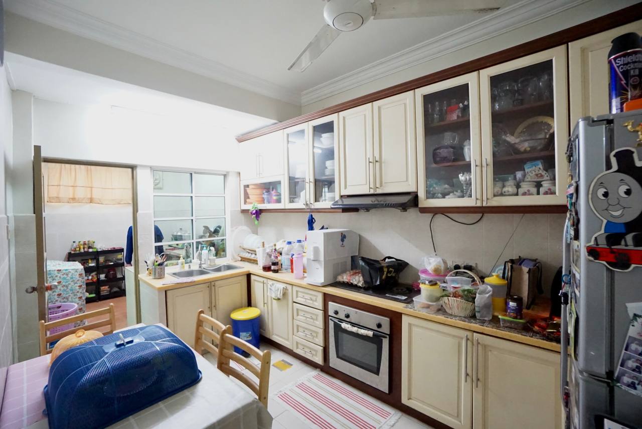 Double Storey Jalan Nuri Seksyen 7 Kota Damansara - photo 1