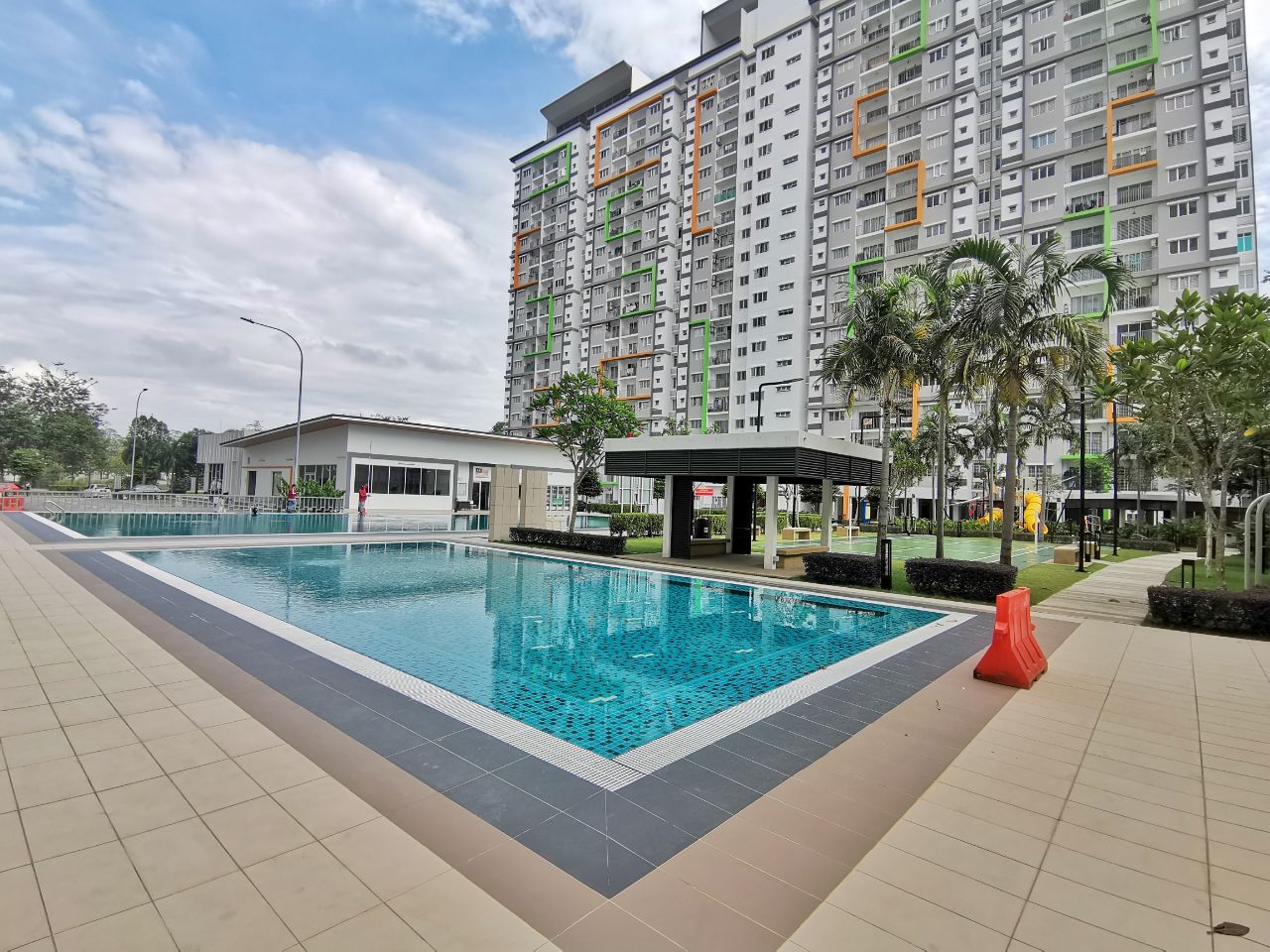 Freehold Apt D Cerrum Setia Eco Hill Facing Pool - photo 1