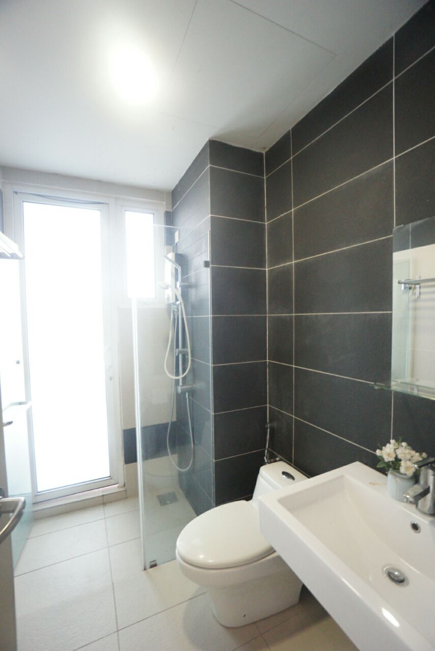 FREEHOLD RENOVATED Saville Condo at THE PARK - photo 4