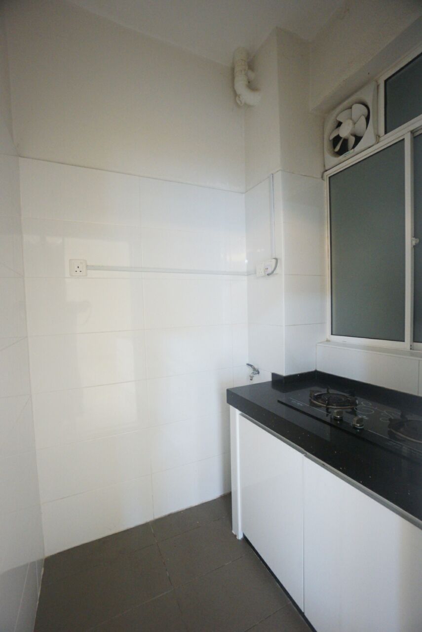 FREEHOLD RENOVATED Saville Condo at THE PARK - photo 6