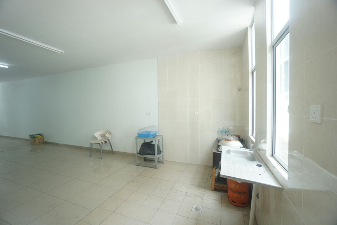 FREEHOLD 3200sqft 3 Storey Terrace  Bangi Avenue 7 - photo 4